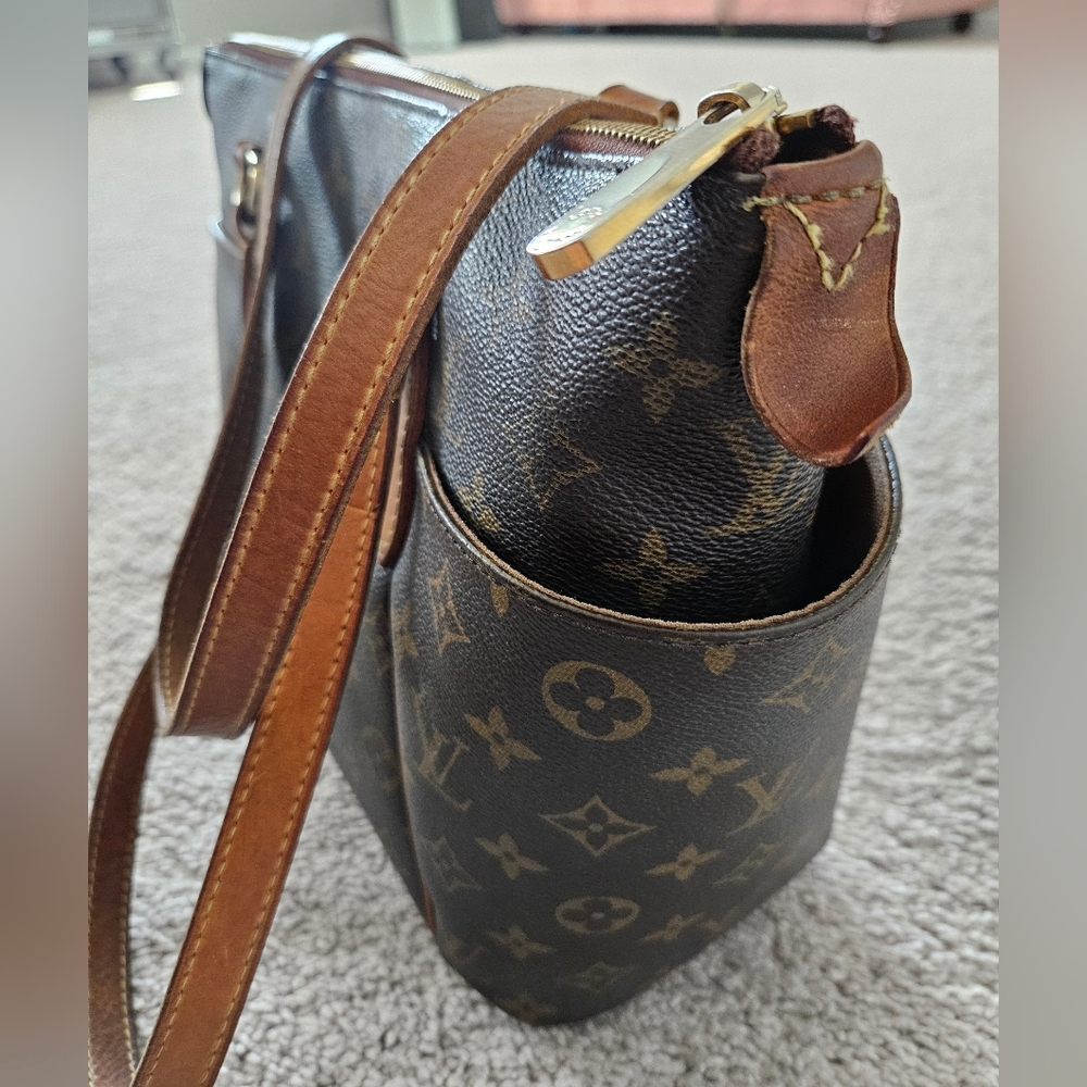 Louis Vuitton Totally Tote Bag - Picture 3 of 12